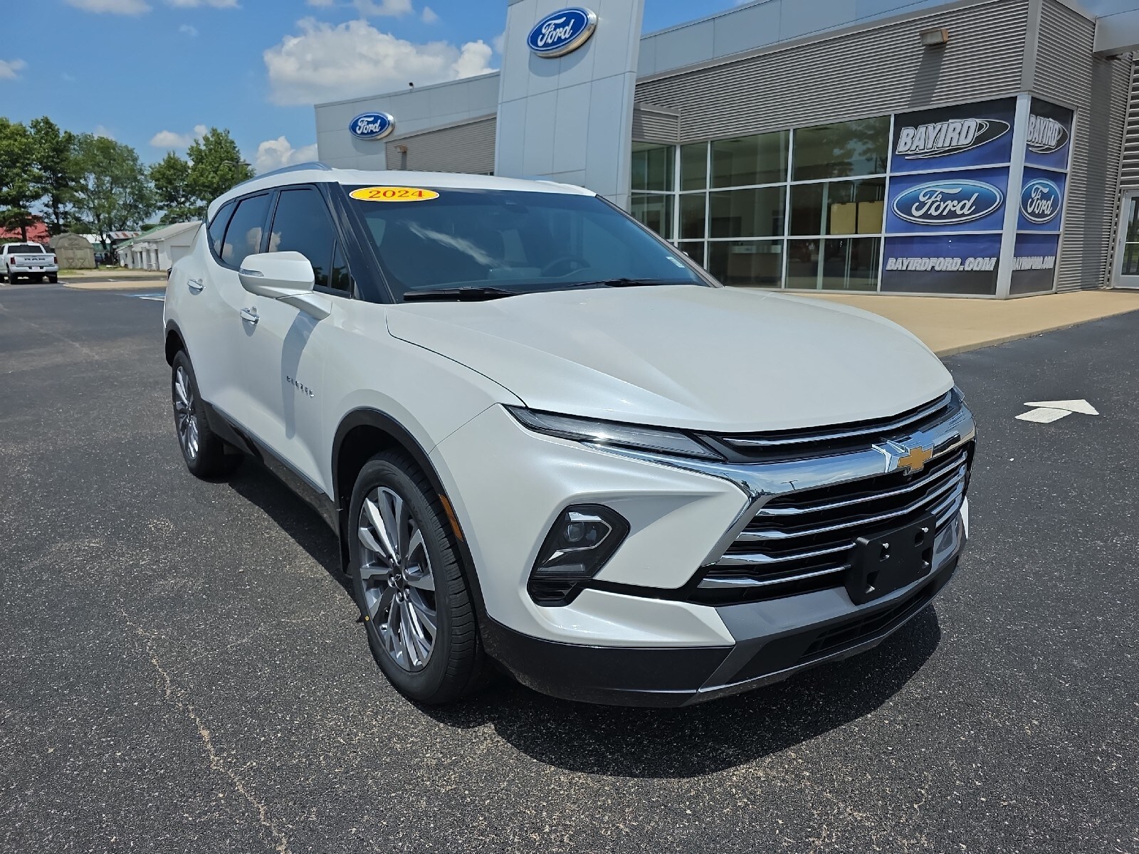 2024 Chevrolet Blazer Premier photo 2