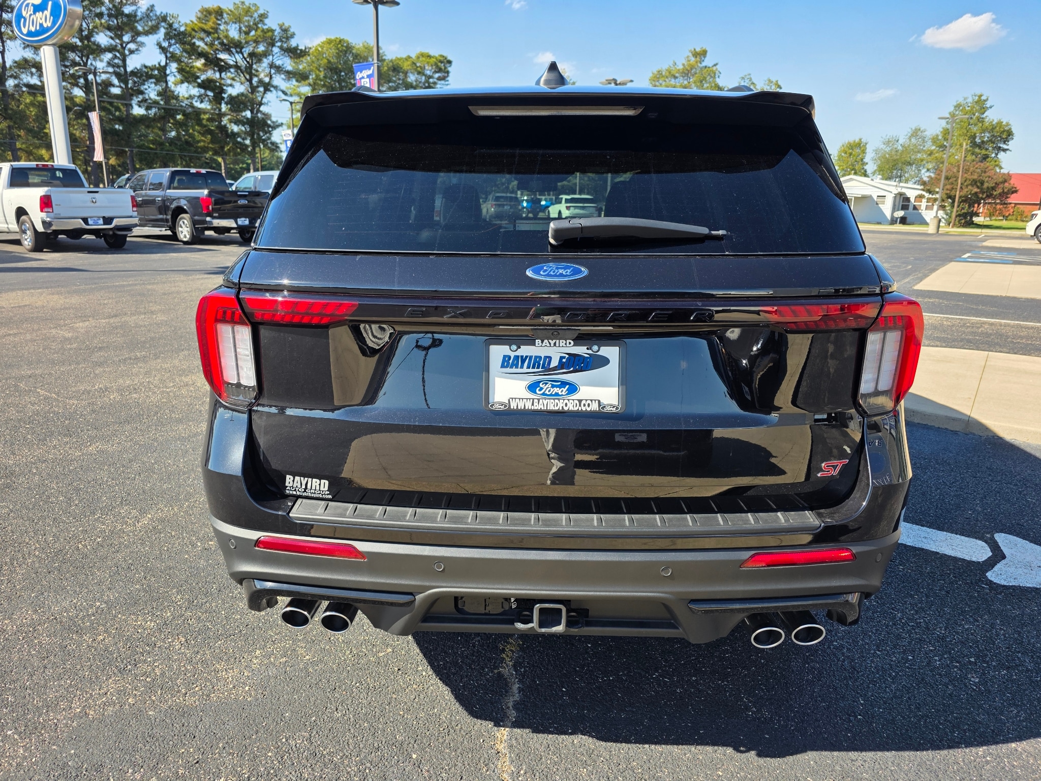 2026 Ford Explorer ST - Photo 6