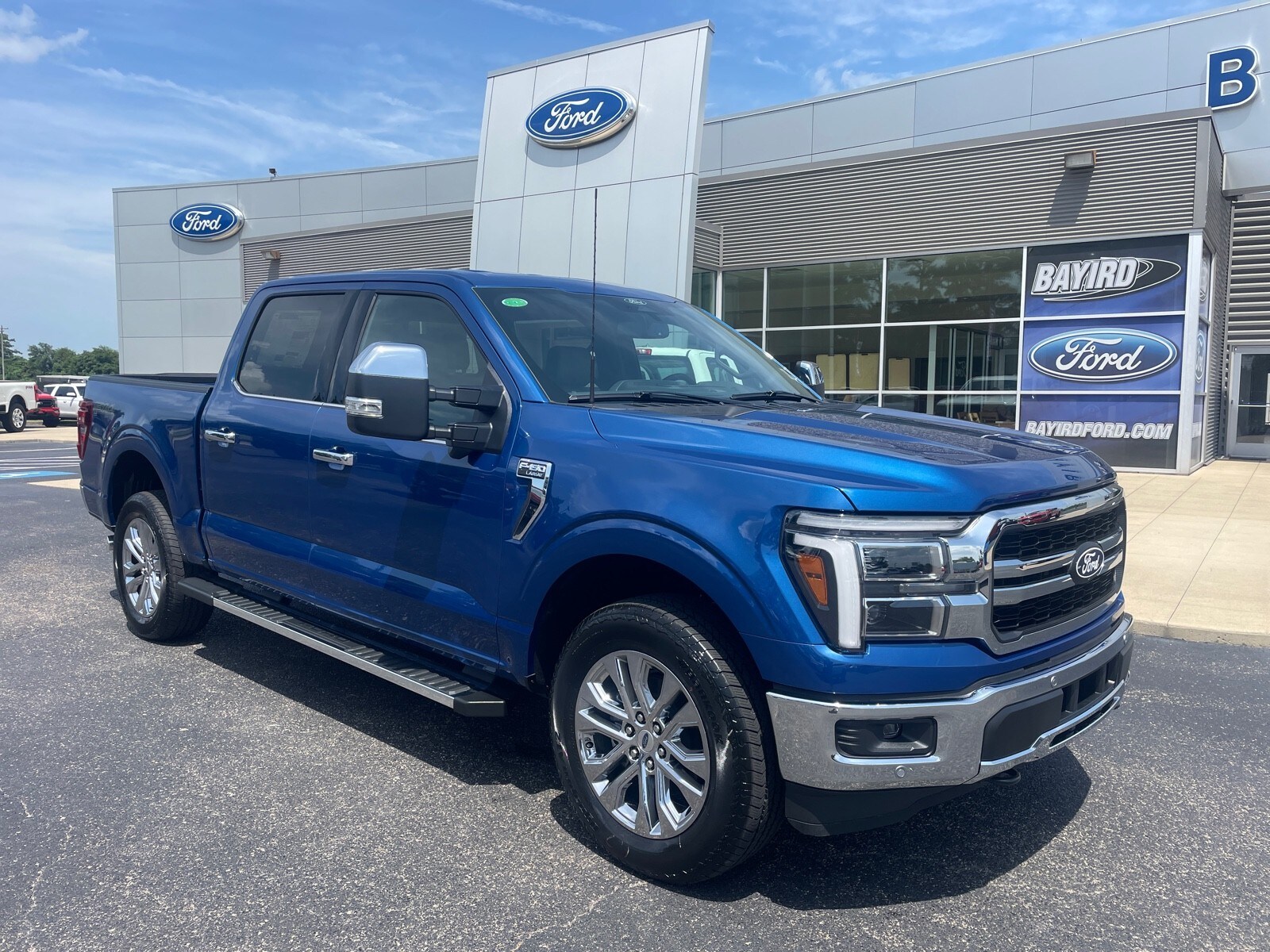 2025 Ford F-150 Lariat photo 2