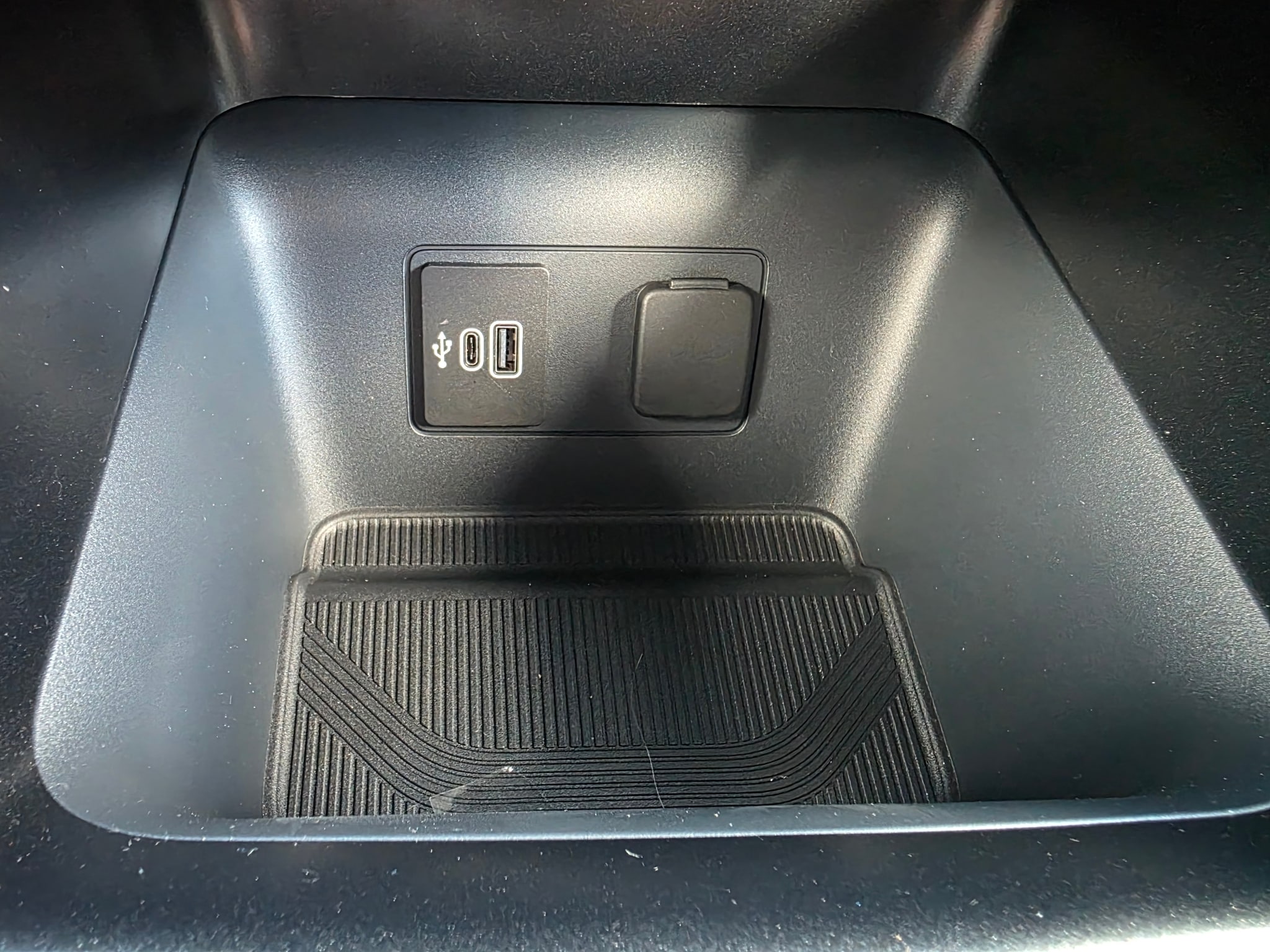2026 Ford Explorer ST-Line - Photo 32