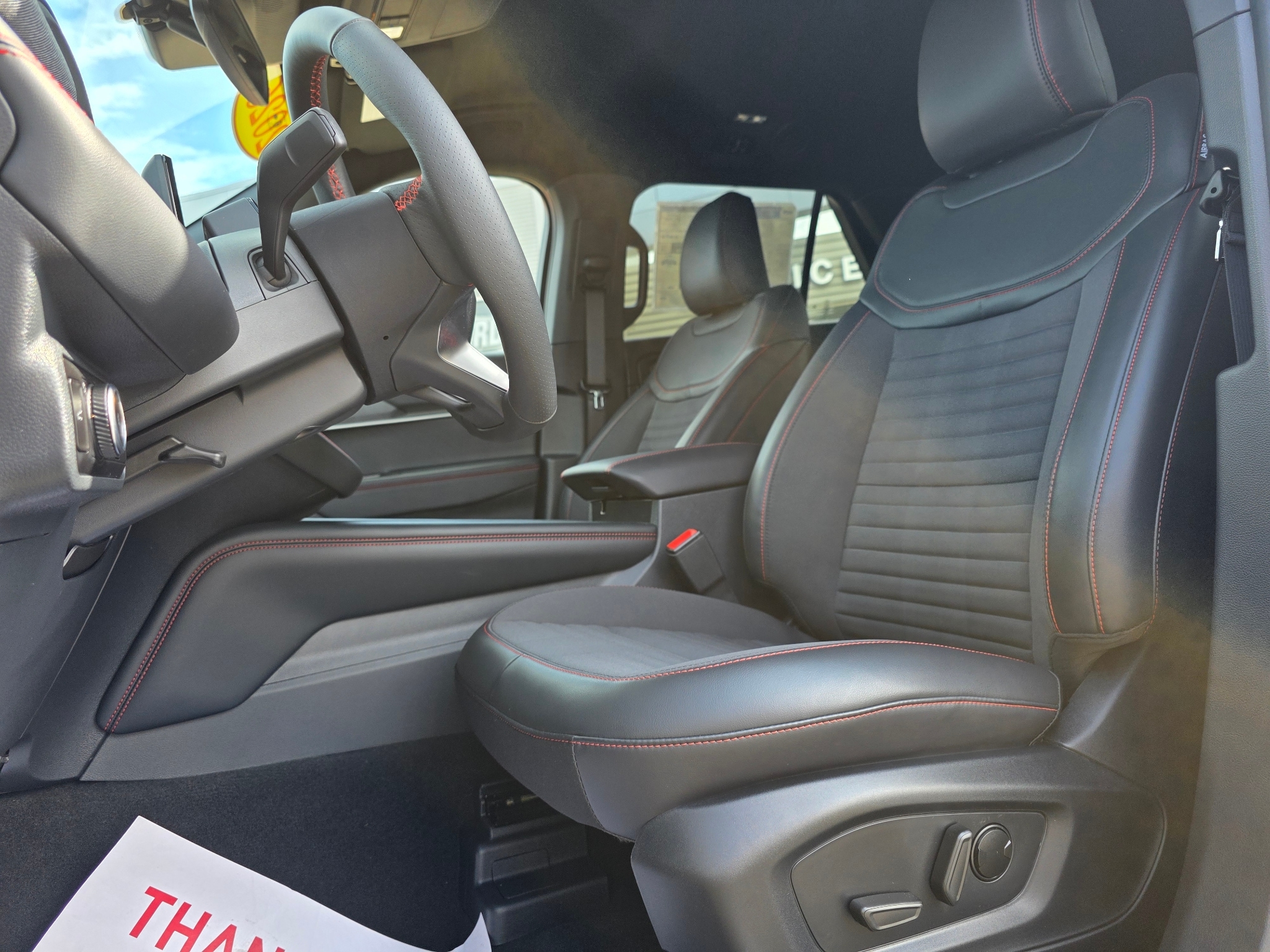 2026 Ford Explorer ST-Line - Photo 12