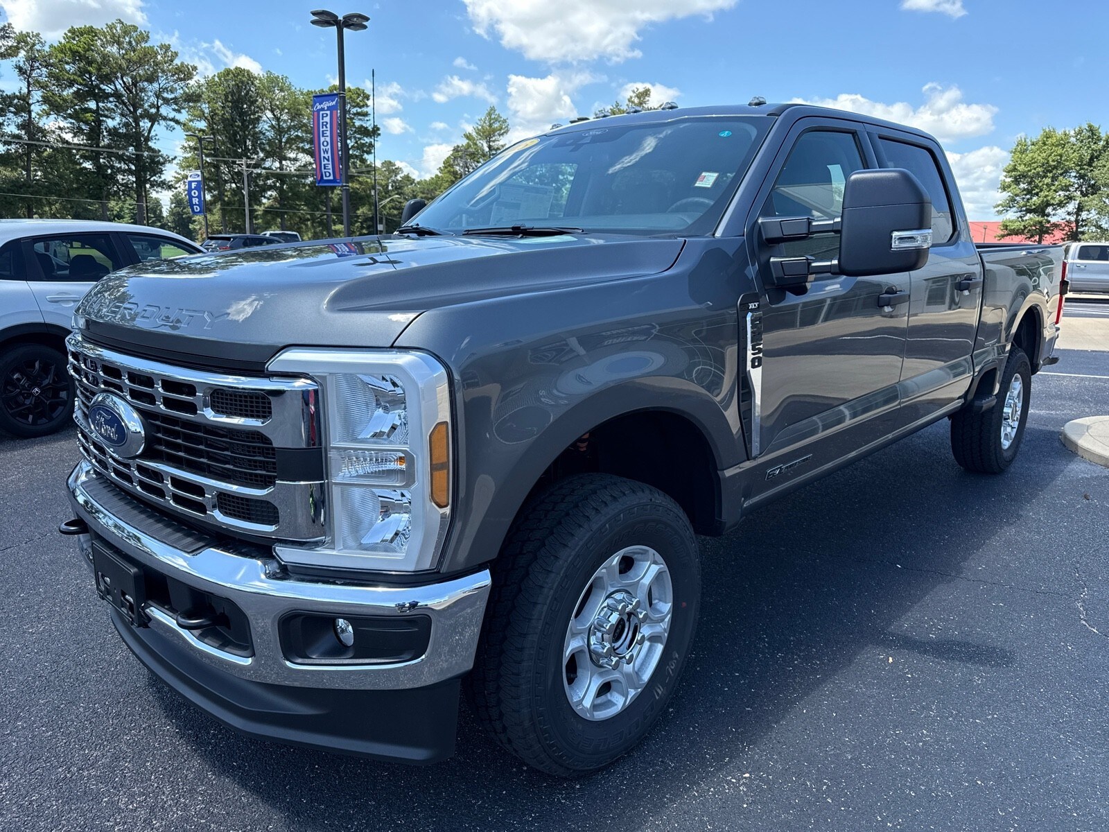 2025 Ford F-250 XLT photo 4