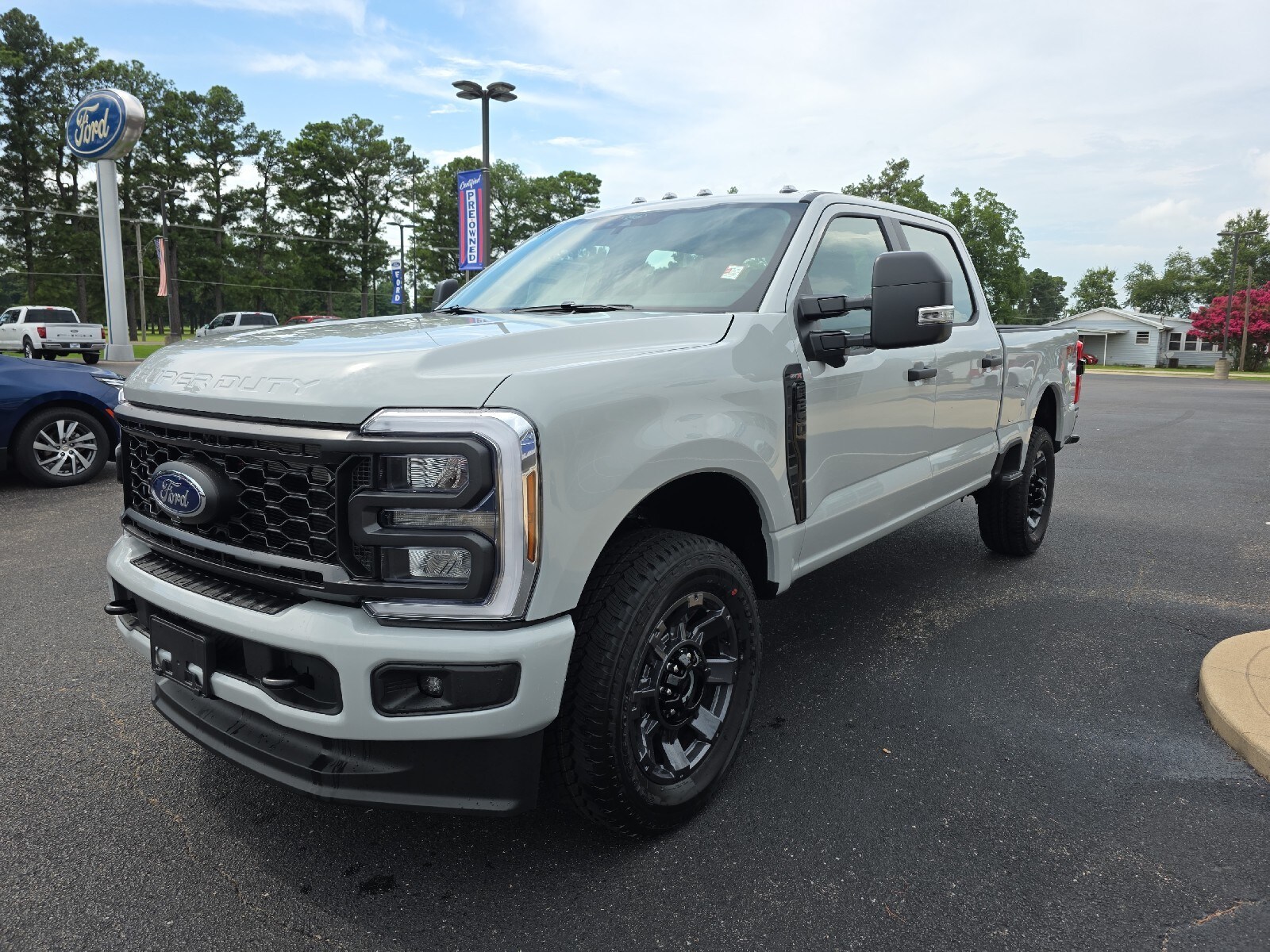 2025 Ford F-250 XL photo 4