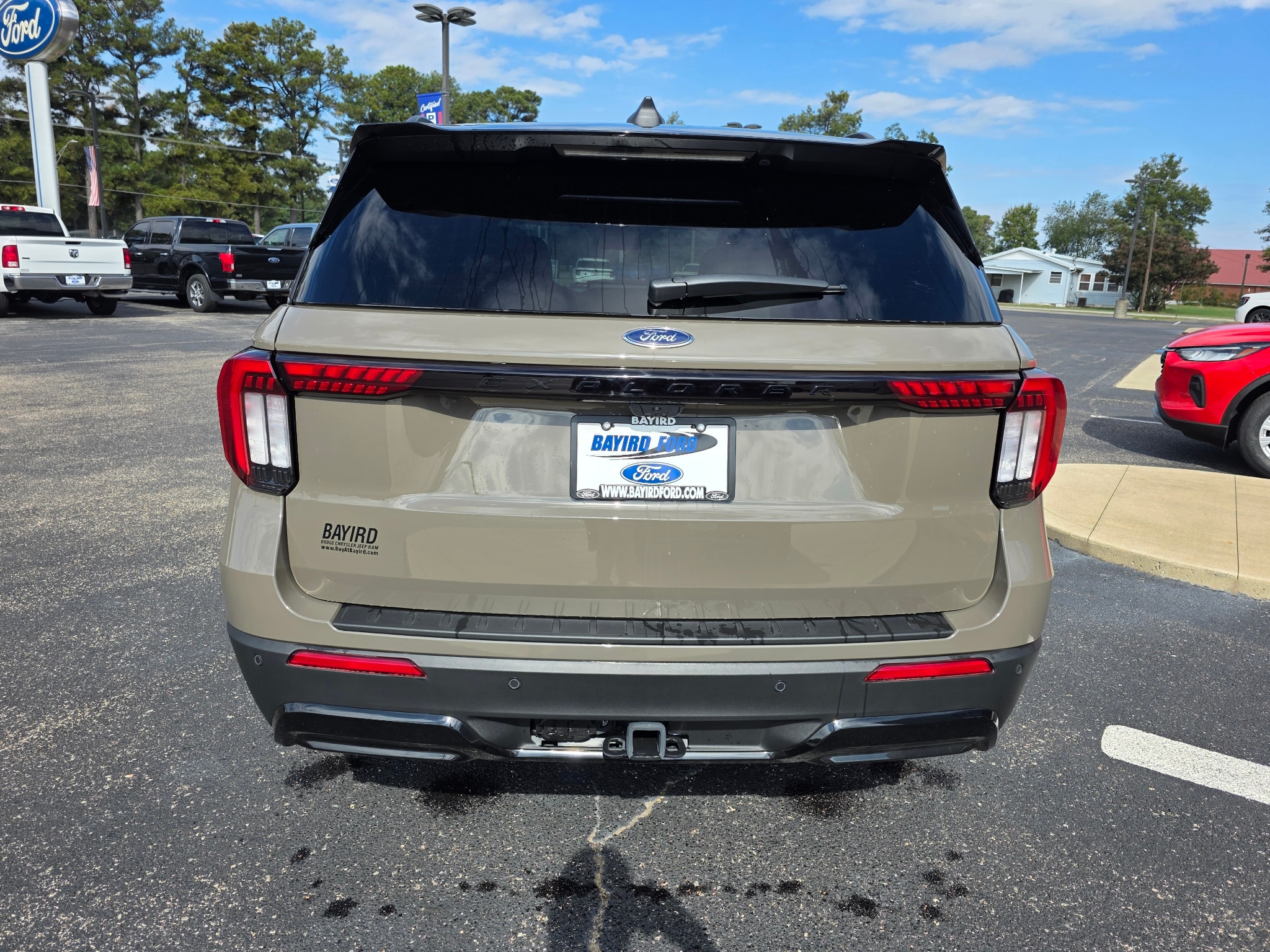 2026 Ford Explorer ST-Line - Photo 6