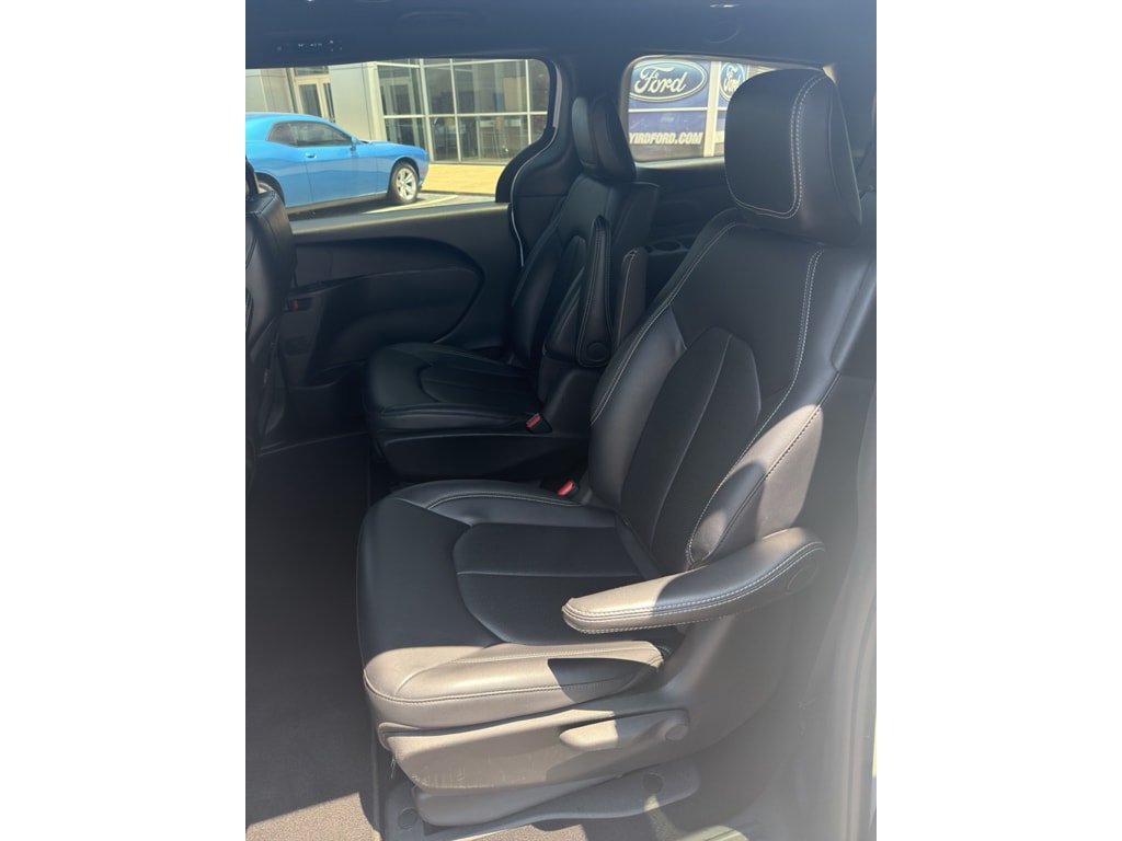 2024 Chrysler Pacifica PHEV Select - Photo 14