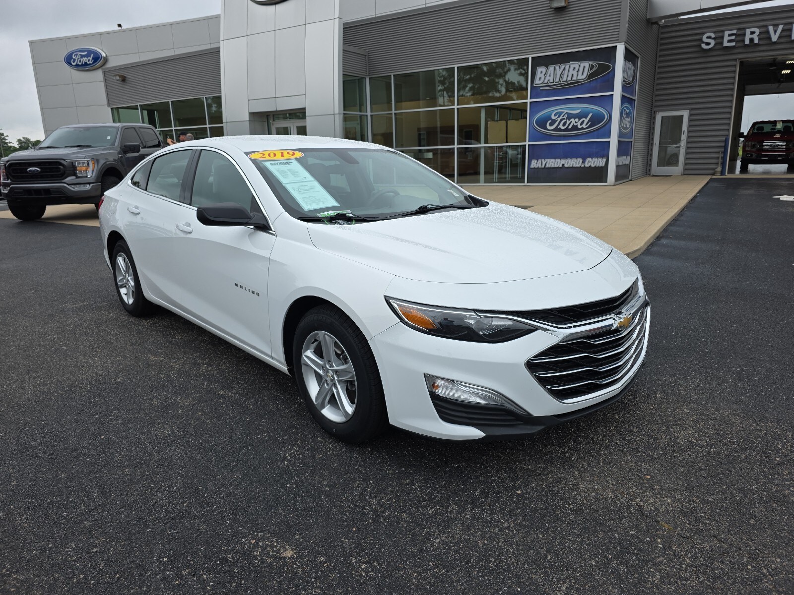 2019 Chevrolet Malibu LS photo 2