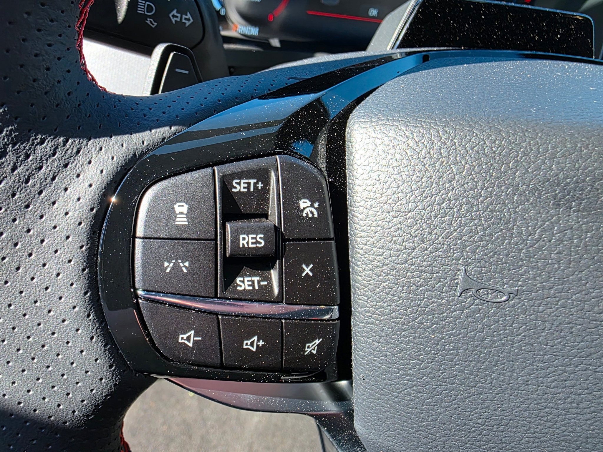 2026 Ford Explorer ST - Photo 22