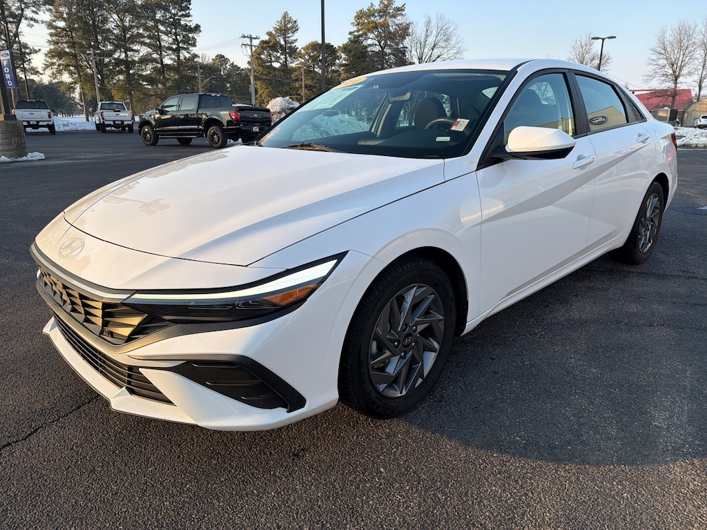Used 2024 Hyundai Elantra SEL Sedan