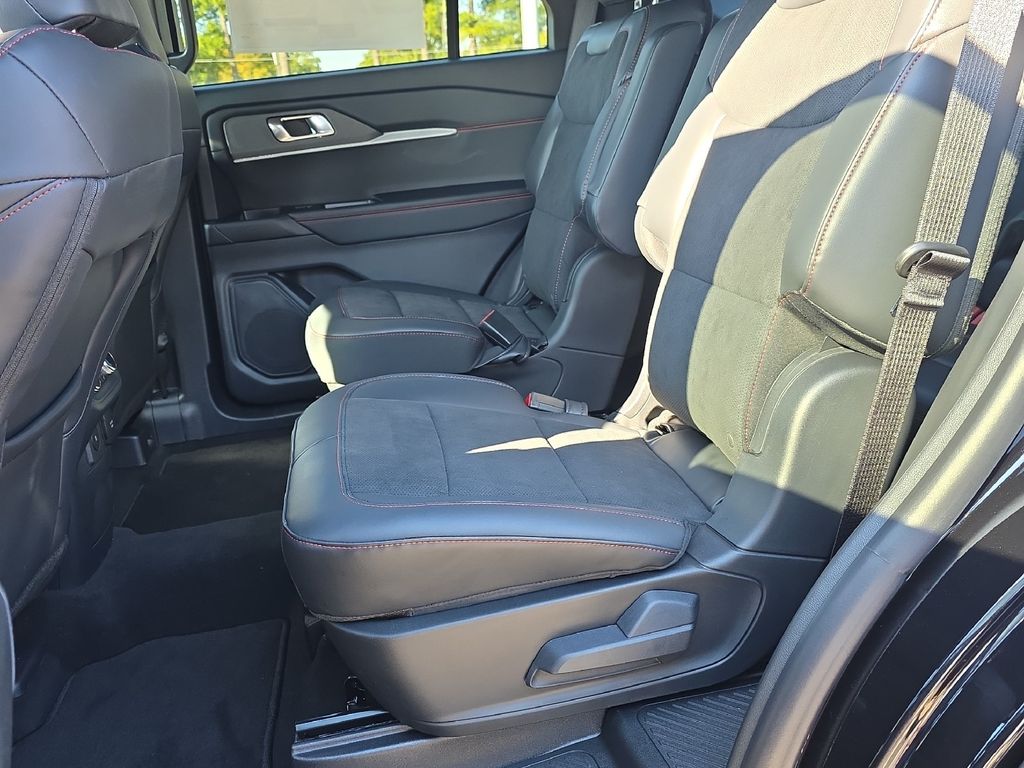 2026 Ford Explorer ST - Photo 17
