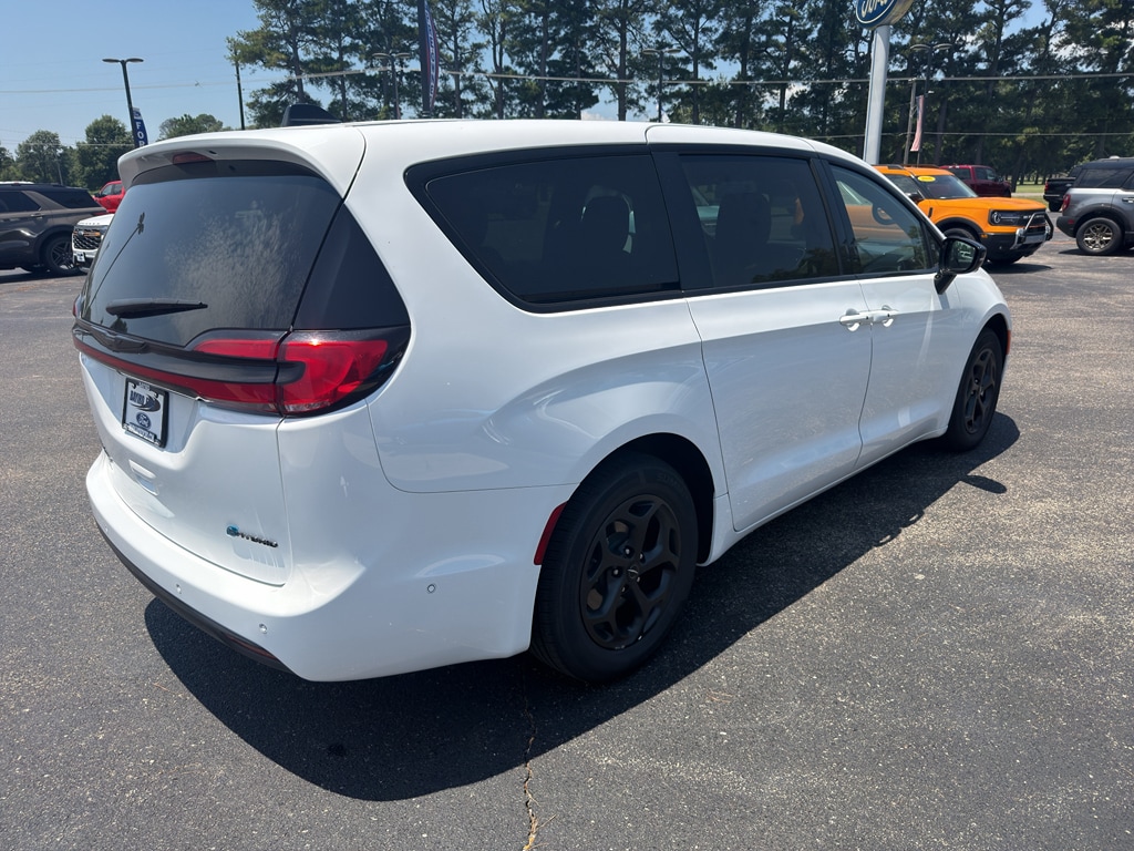 2024 Chrysler Pacifica PHEV Select - Photo 6