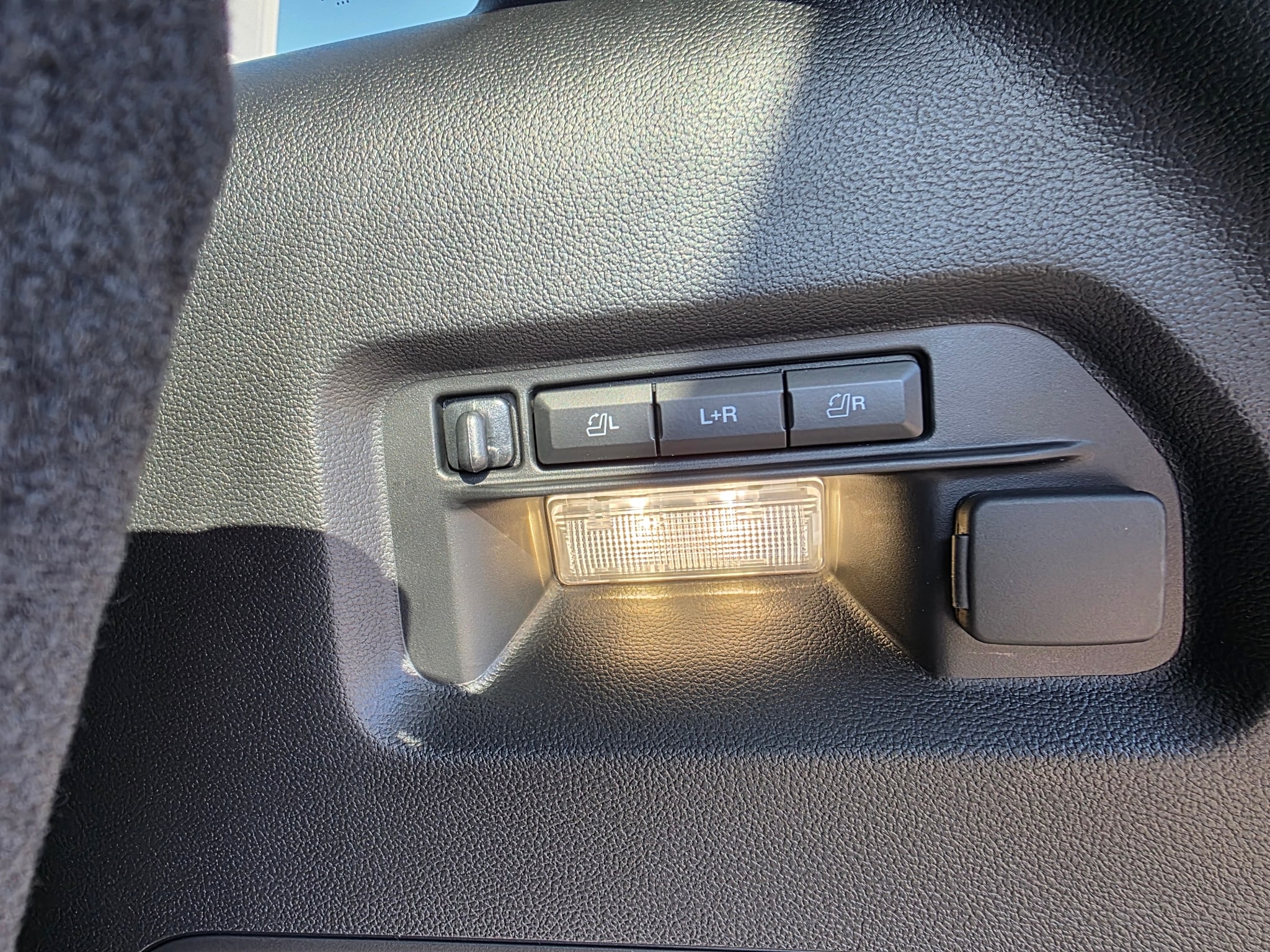 2026 Ford Explorer ST - Photo 11