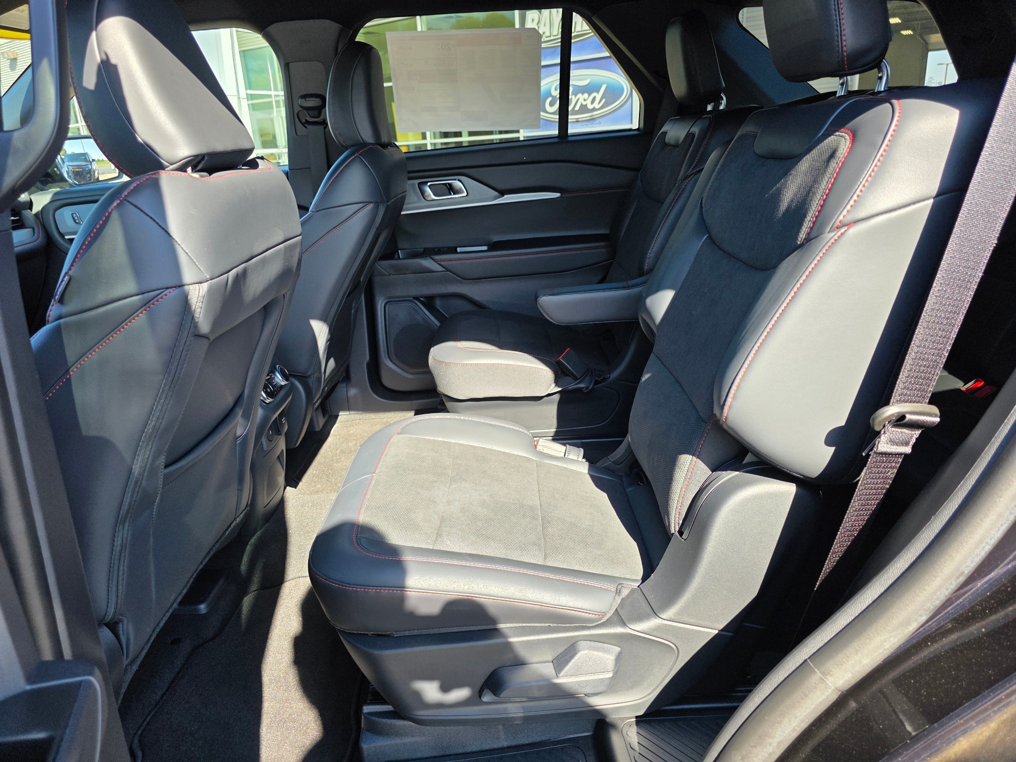 2026 Ford Explorer ST - Photo 16