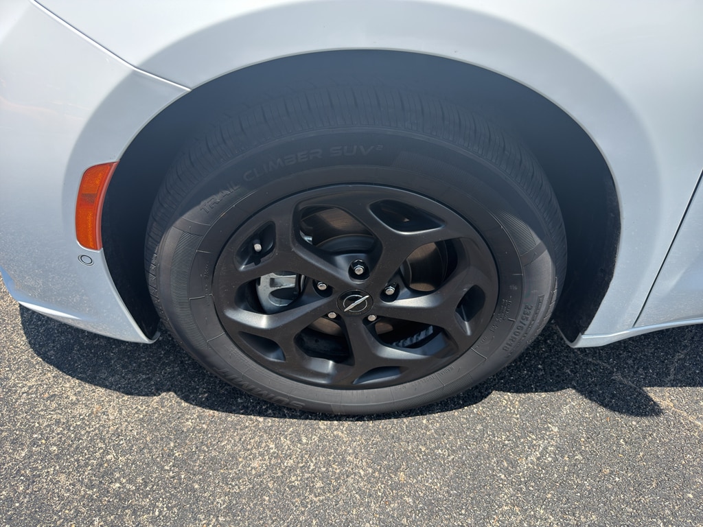 2024 Chrysler Pacifica PHEV Select - Photo 10