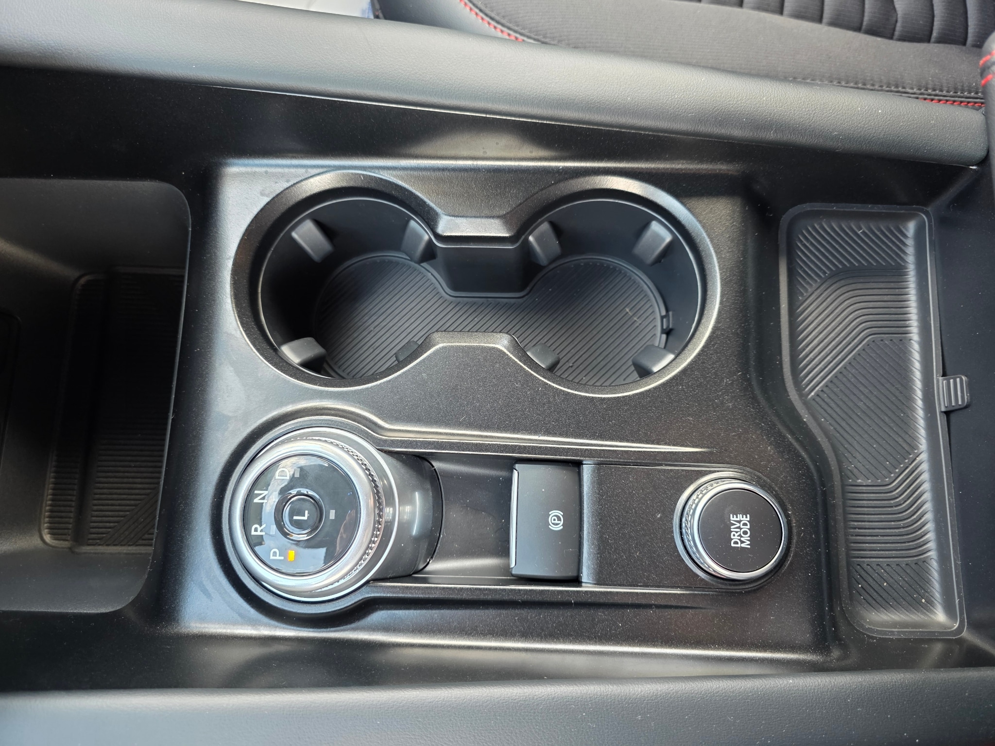 2026 Ford Explorer ST-Line - Photo 33