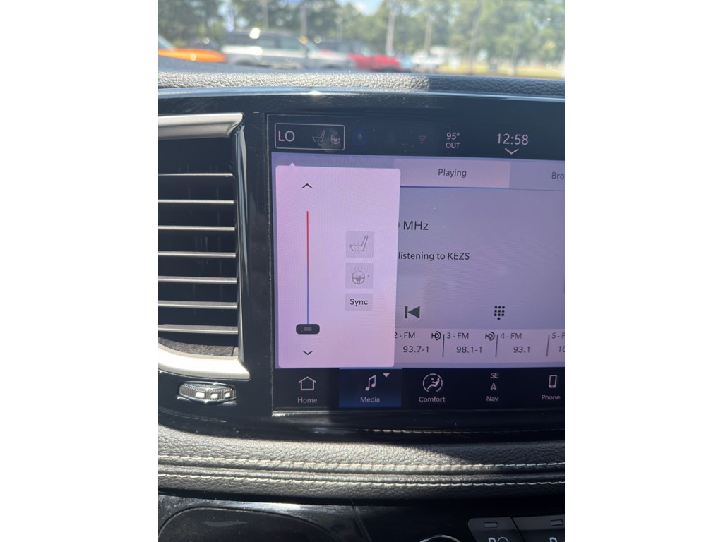 2024 Chrysler Pacifica PHEV Select - Photo 22