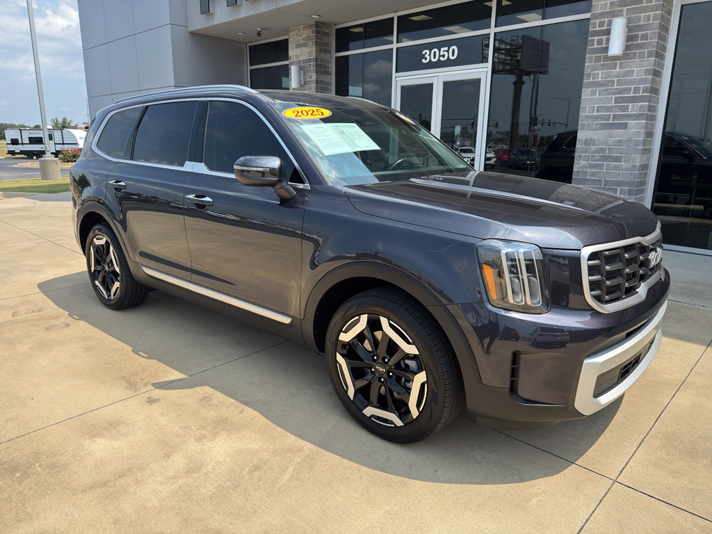 Used 2025 Kia Telluride S Sport Utility