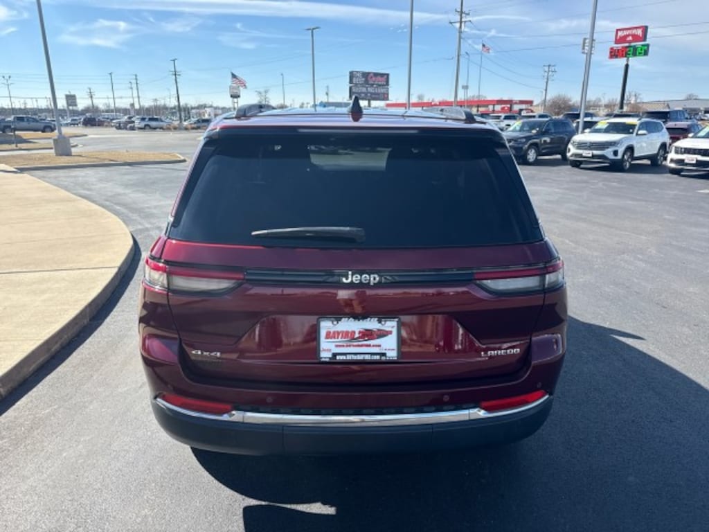 Used 2024 Jeep Grand Cherokee Laredo SUV