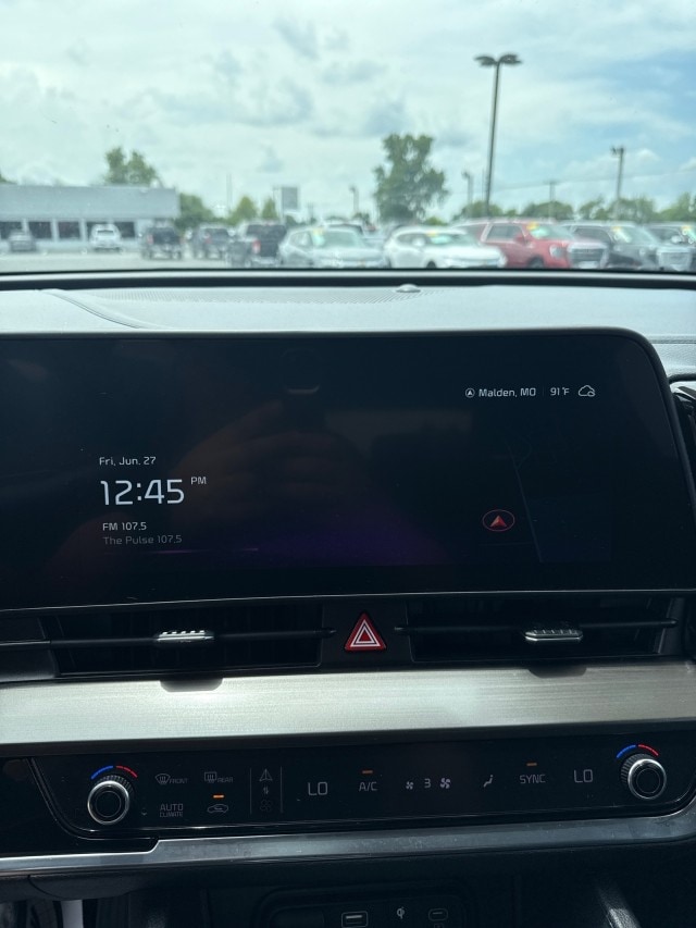2024 Kia Sportage EX - Photo 16