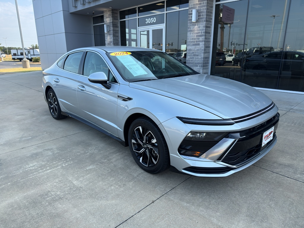 Used 2024 Hyundai Sonata SEL Sedan
