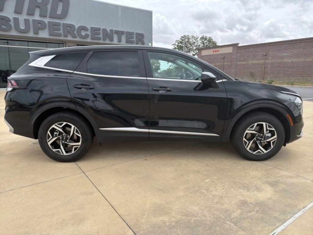 Used 2024 Kia Sportage LX SUV