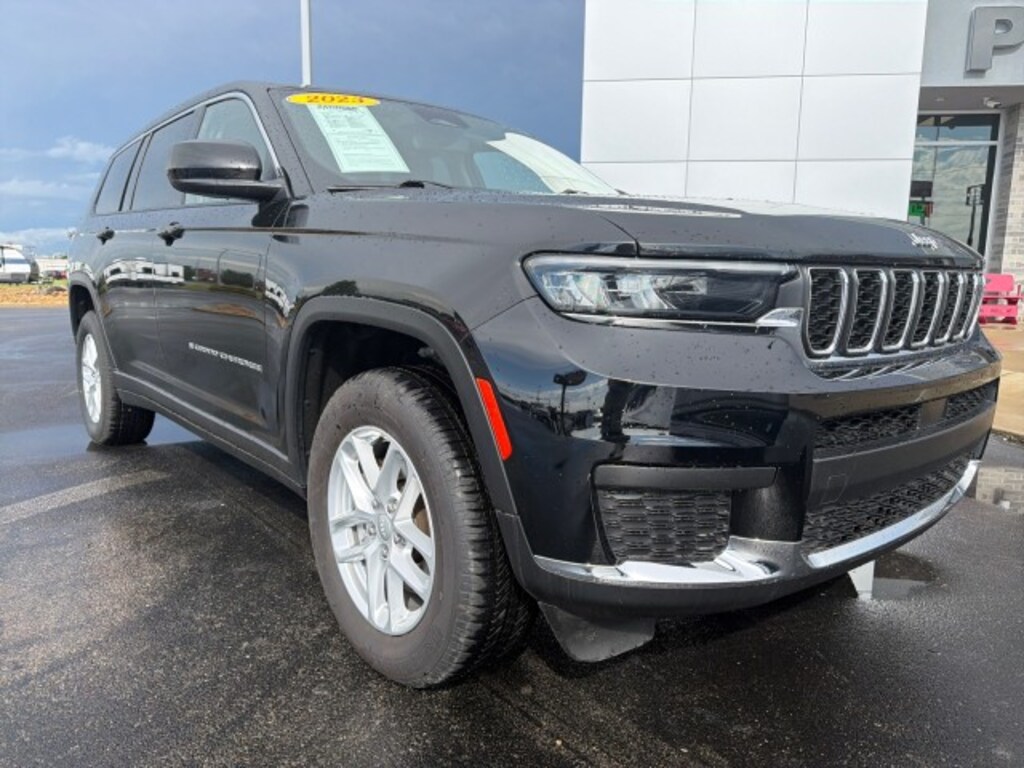 Used 2023 Jeep Grand Cherokee L Laredo SUV