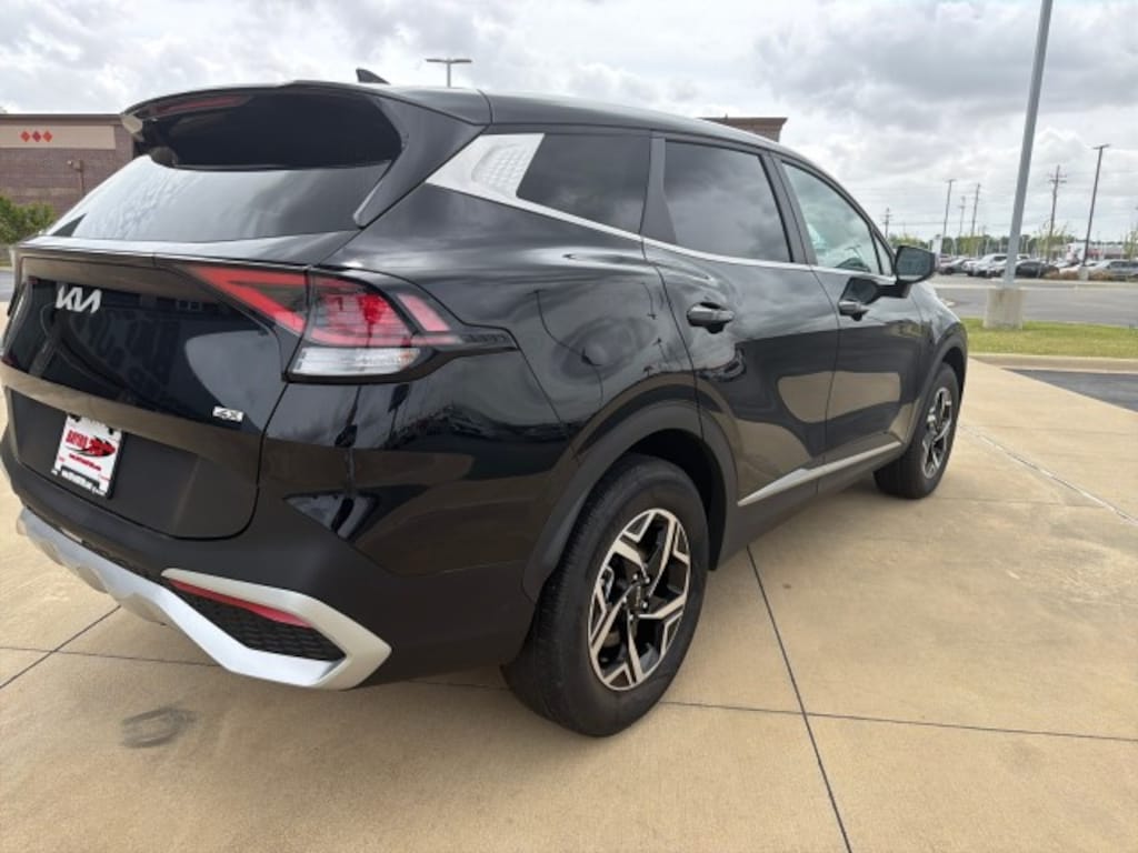 Used 2024 Kia Sportage LX SUV