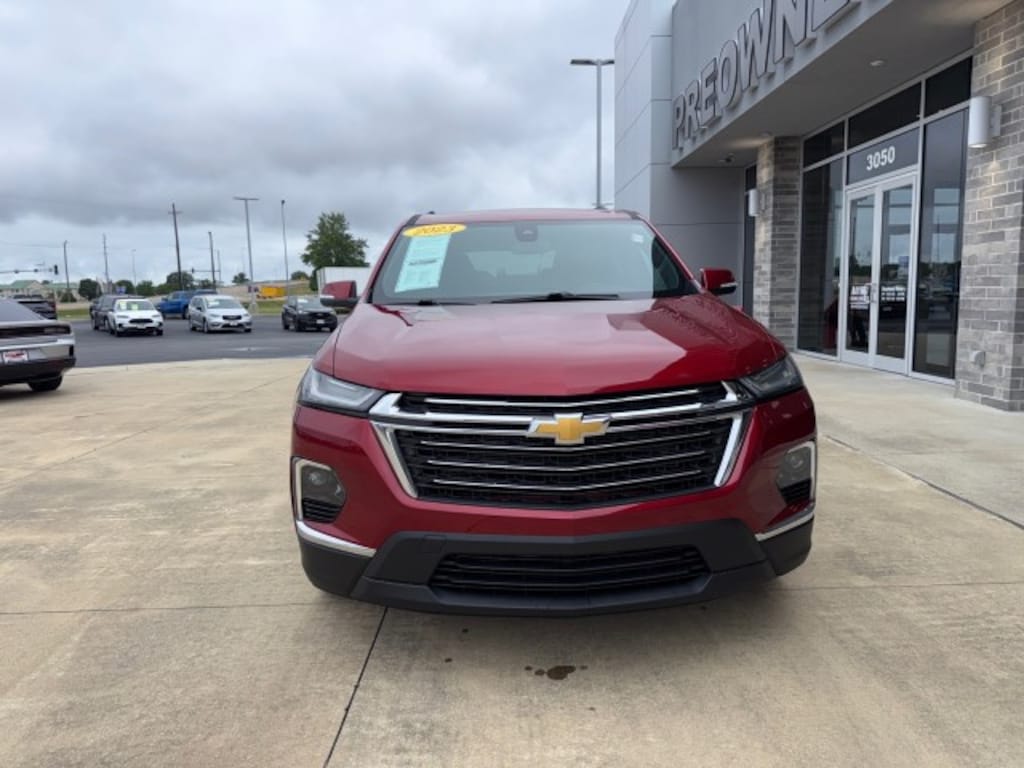 Used 2023 Chevrolet Traverse LT Cloth SUV