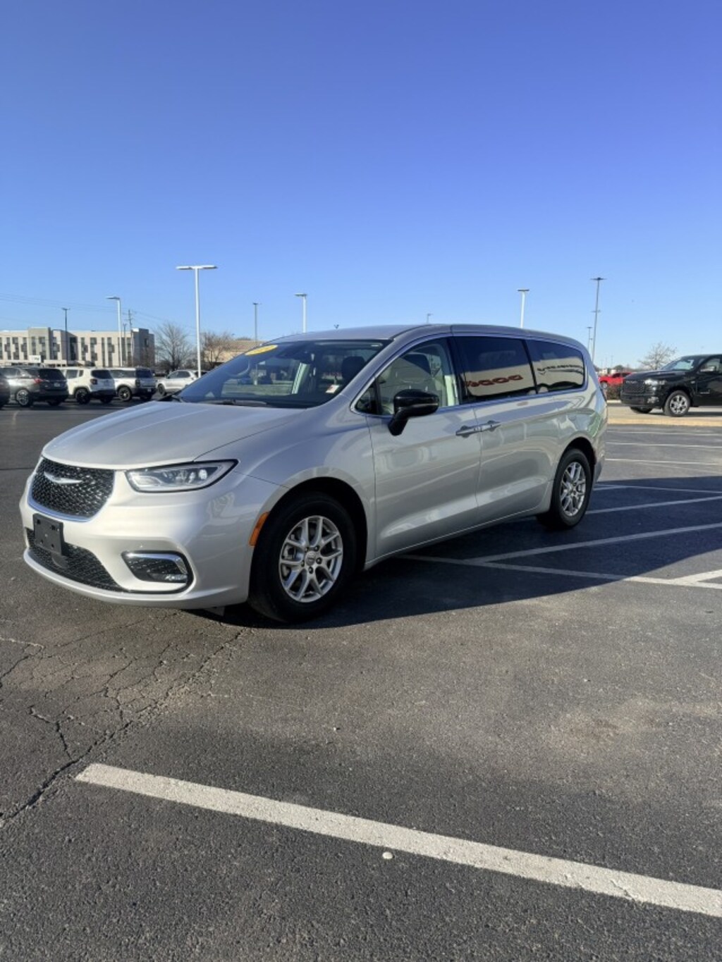 Used 2024 Chrysler Pacifica Touring L Minivan/Van