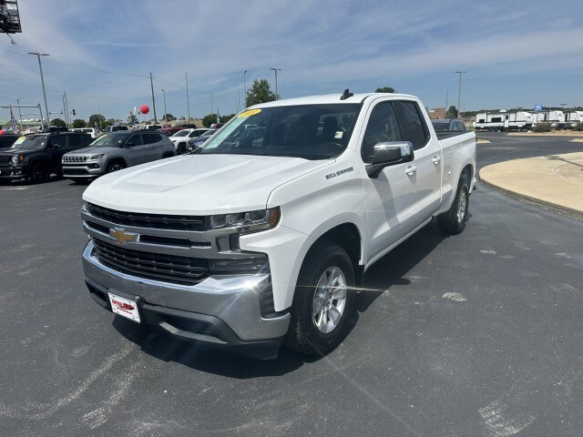 2021 Chevrolet Silverado 1500 LT photo 3