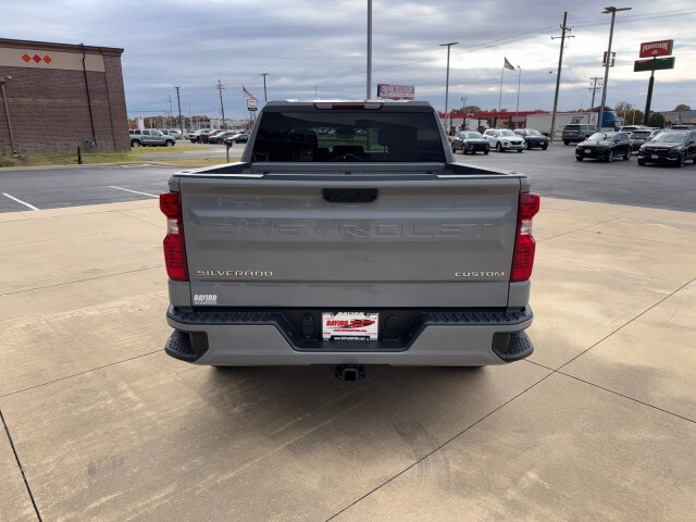 2024 Chevrolet Silverado 1500 Custom photo 2