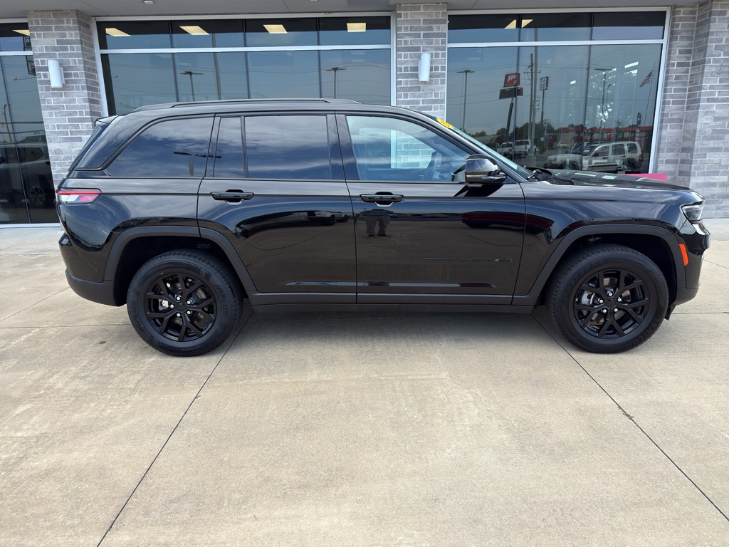 Used 2024 Jeep Grand Cherokee Altitude Sport Utility