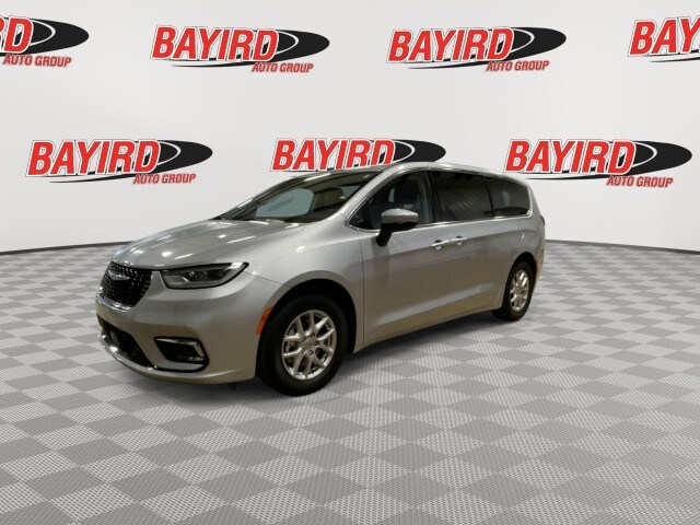 2023 Chrysler Pacifica Touring L photo 4
