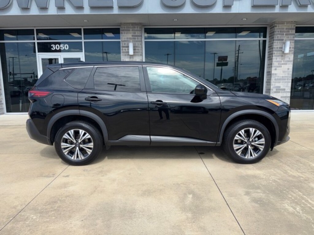 Used 2023 Nissan Rogue SV SUV