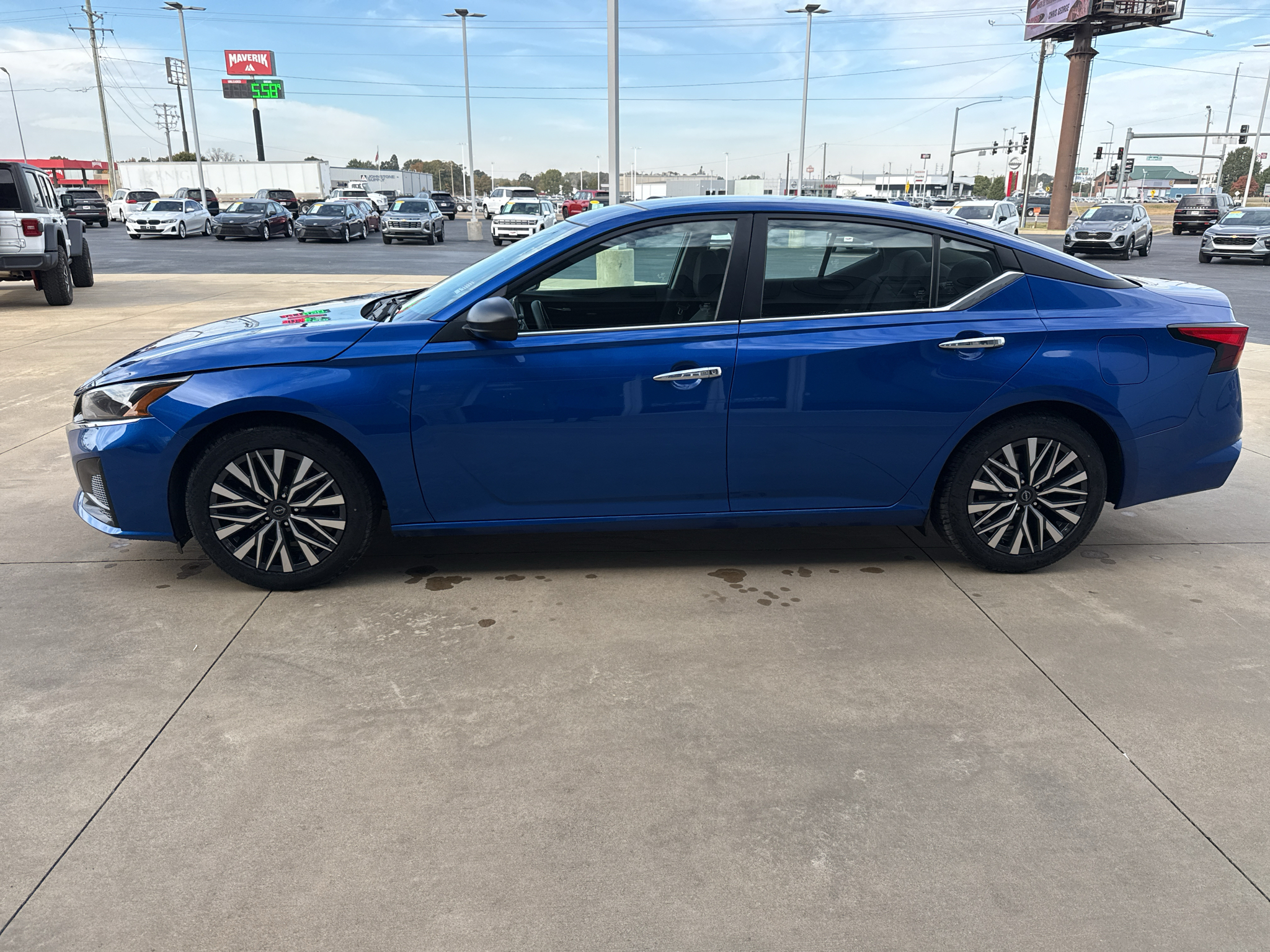 Used 2025 Nissan Altima SV Sedan