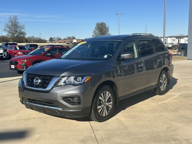 2020 Nissan Pathfinder S photo 3