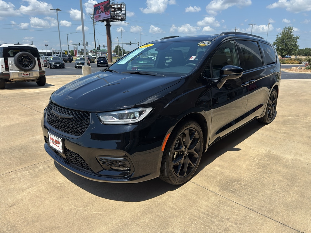 Used 2025 Chrysler Pacifica Limited Passenger Van