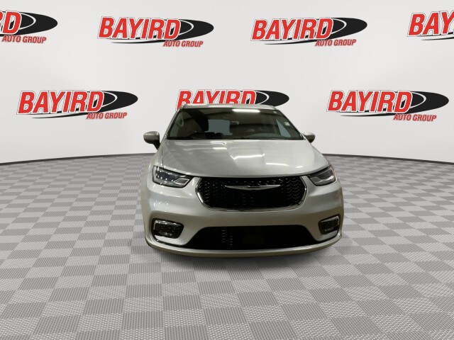 2023 Chrysler Pacifica Touring L photo 3