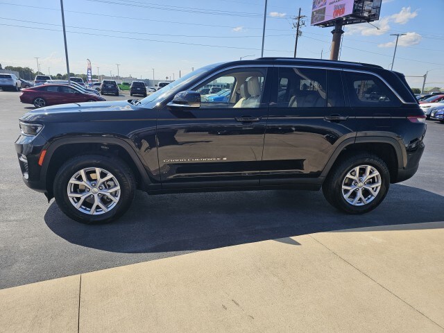 2022 Jeep Grand Cherokee Limited photo 2