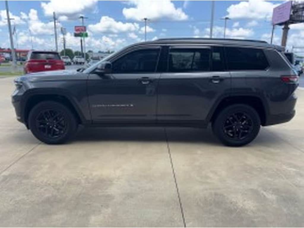 Used 2025 Jeep Grand Cherokee L Laredo X Sport Utility
