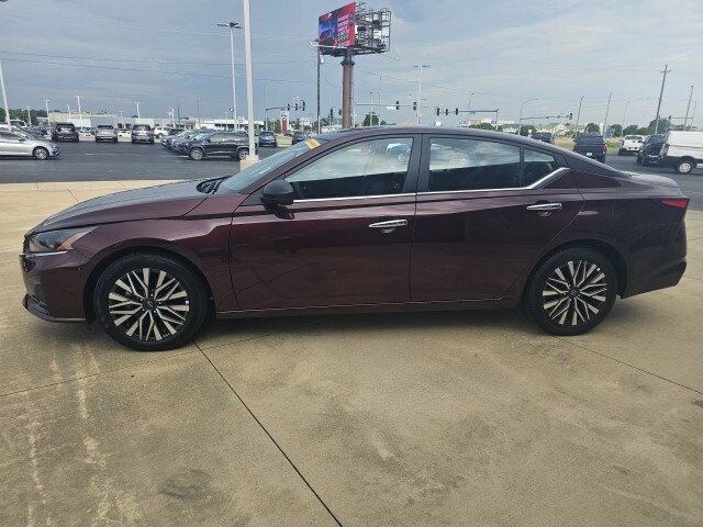 2025 Nissan Altima SV photo 3