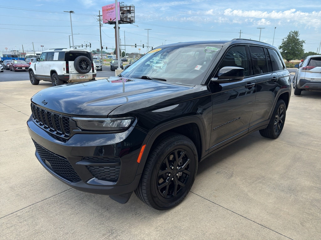 Used 2024 Jeep Grand Cherokee Altitude Sport Utility