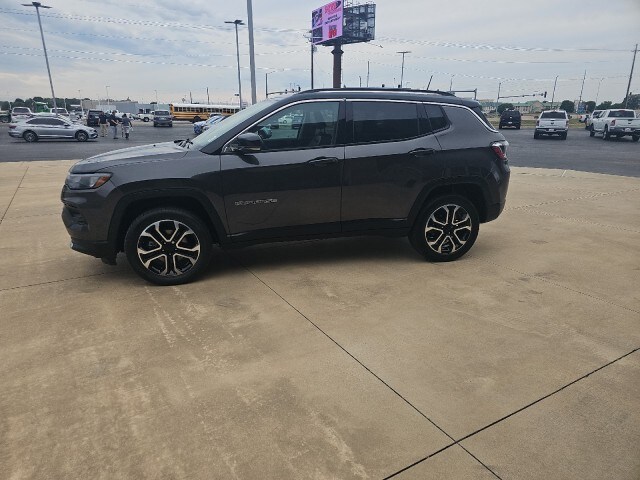 2022 Jeep Compass Limited photo 3