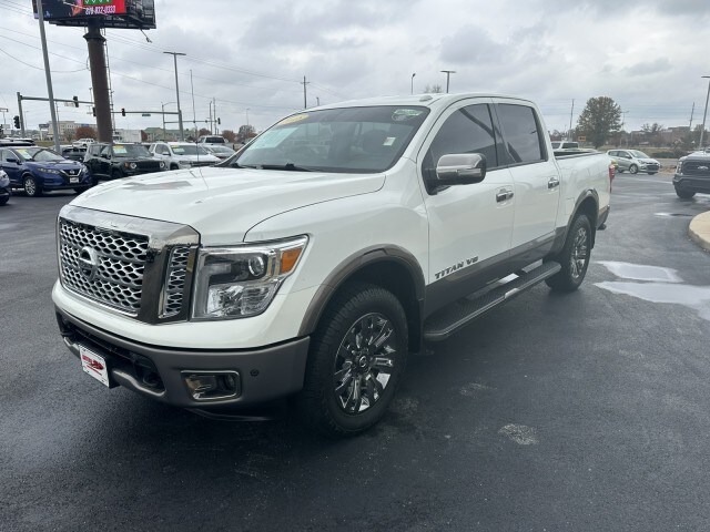 2018 Nissan Titan Platinum Reserve photo 3