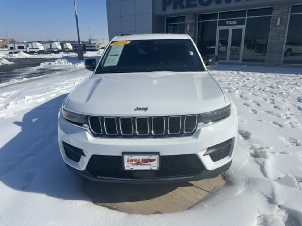 Used 2024 Jeep Grand Cherokee Laredo SUV