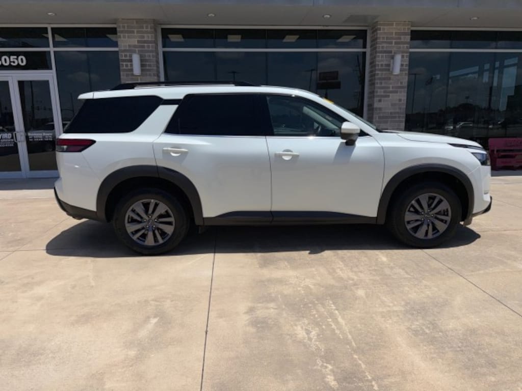 Used 2024 Nissan Pathfinder SV SUV