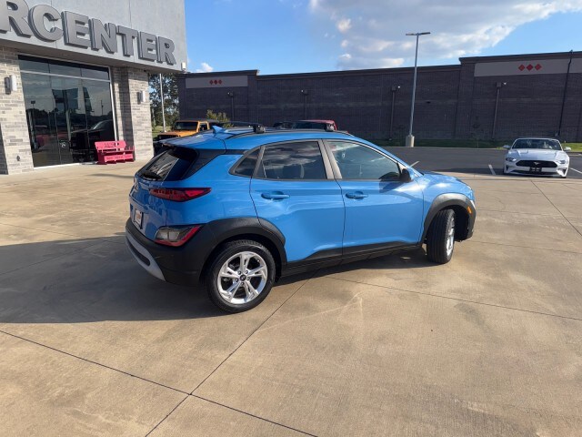 2022 Hyundai Kona SEL photo 3