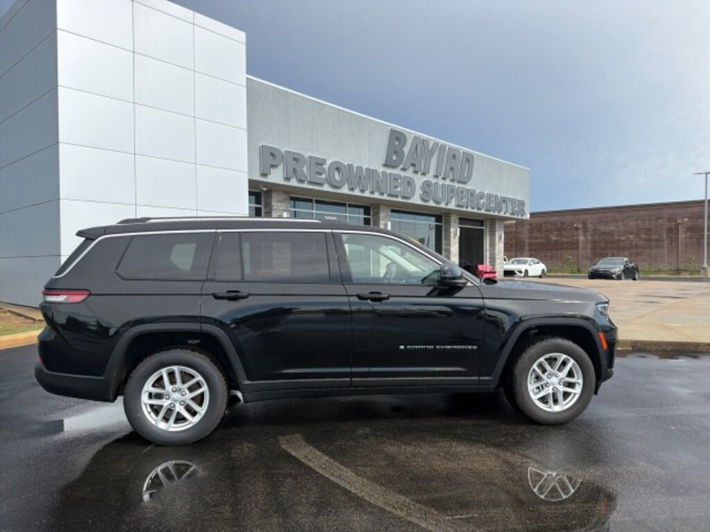 Used 2023 Jeep Grand Cherokee L Laredo SUV