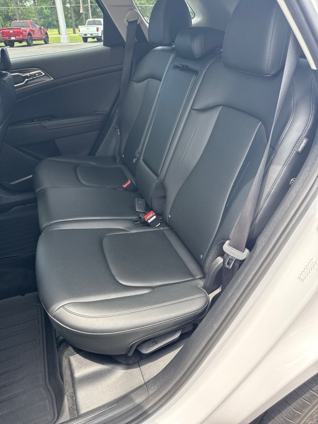 2024 Kia Sportage EX - Photo 11