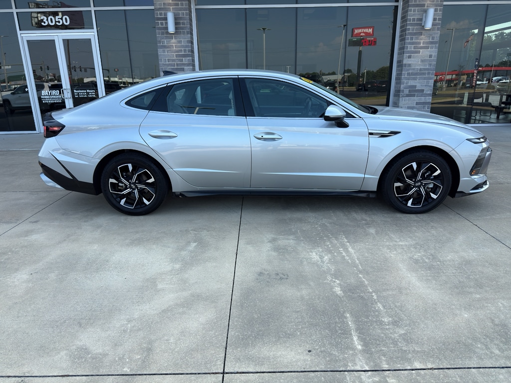 Used 2024 Hyundai Sonata SEL Sedan