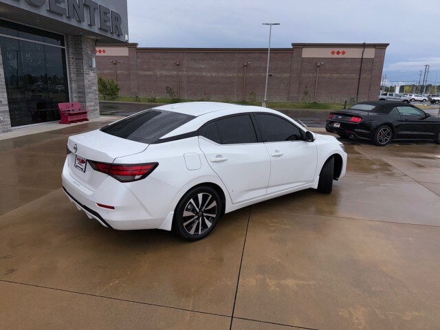 2025 Nissan Sentra SV photo 3